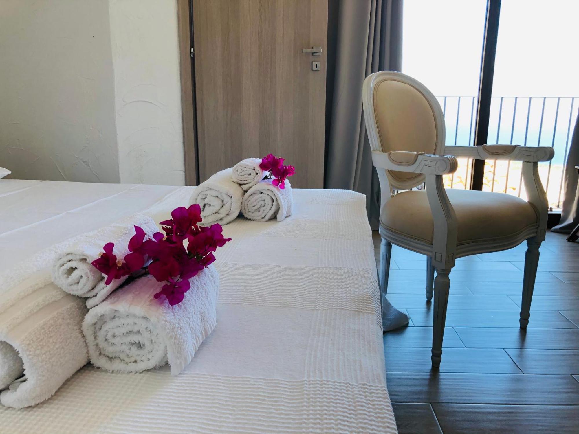 Perla Del Borgo Bed And Breakfast Santa Caterina dello Ionio Luaran gambar