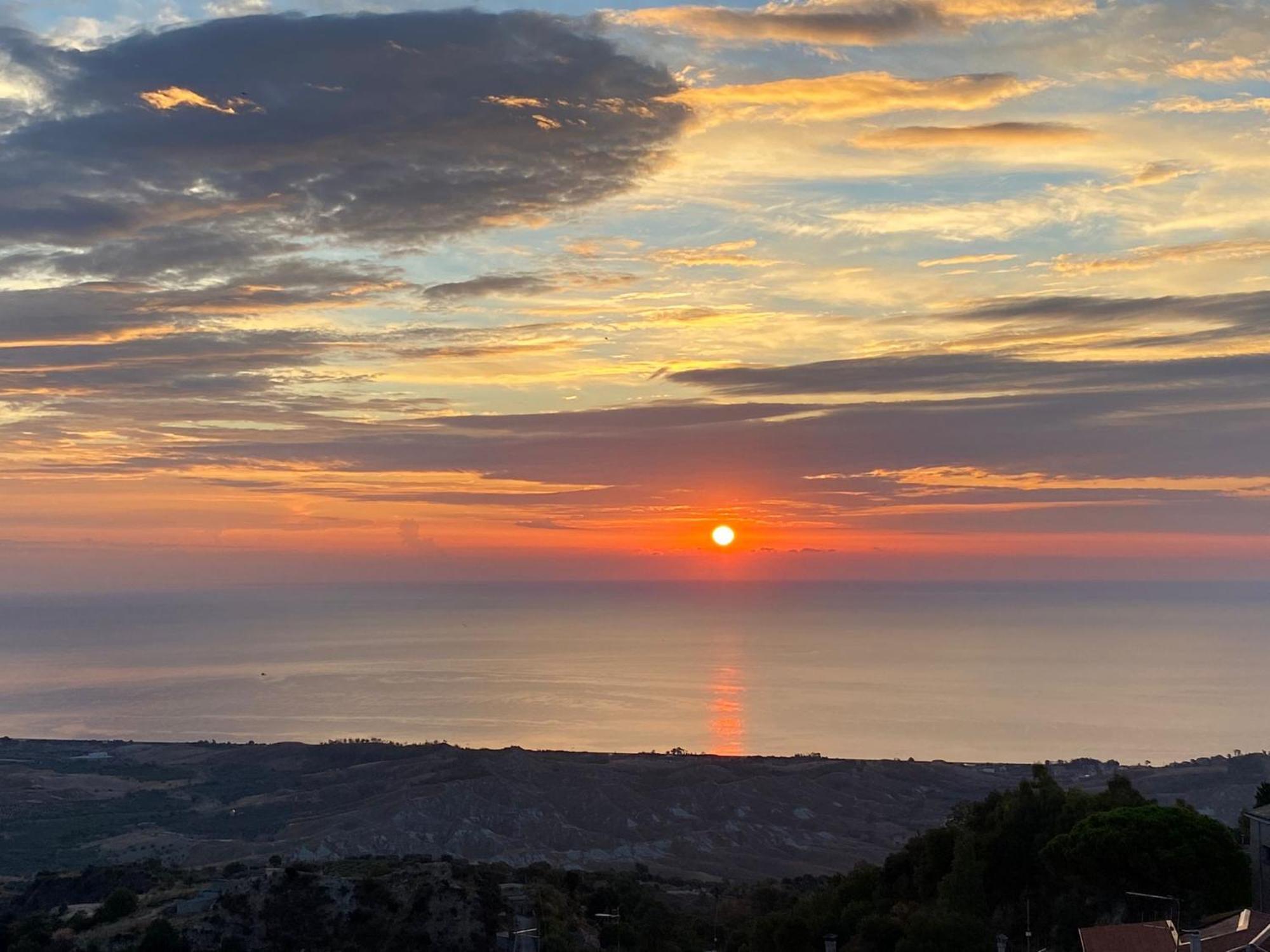 Perla Del Borgo Bed And Breakfast Santa Caterina dello Ionio Luaran gambar
